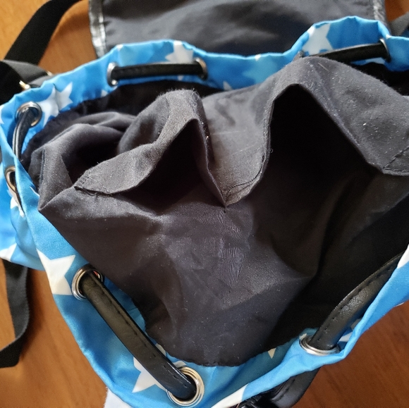 Wonder Woman Drawstring Backpack - Picture 4 of 13